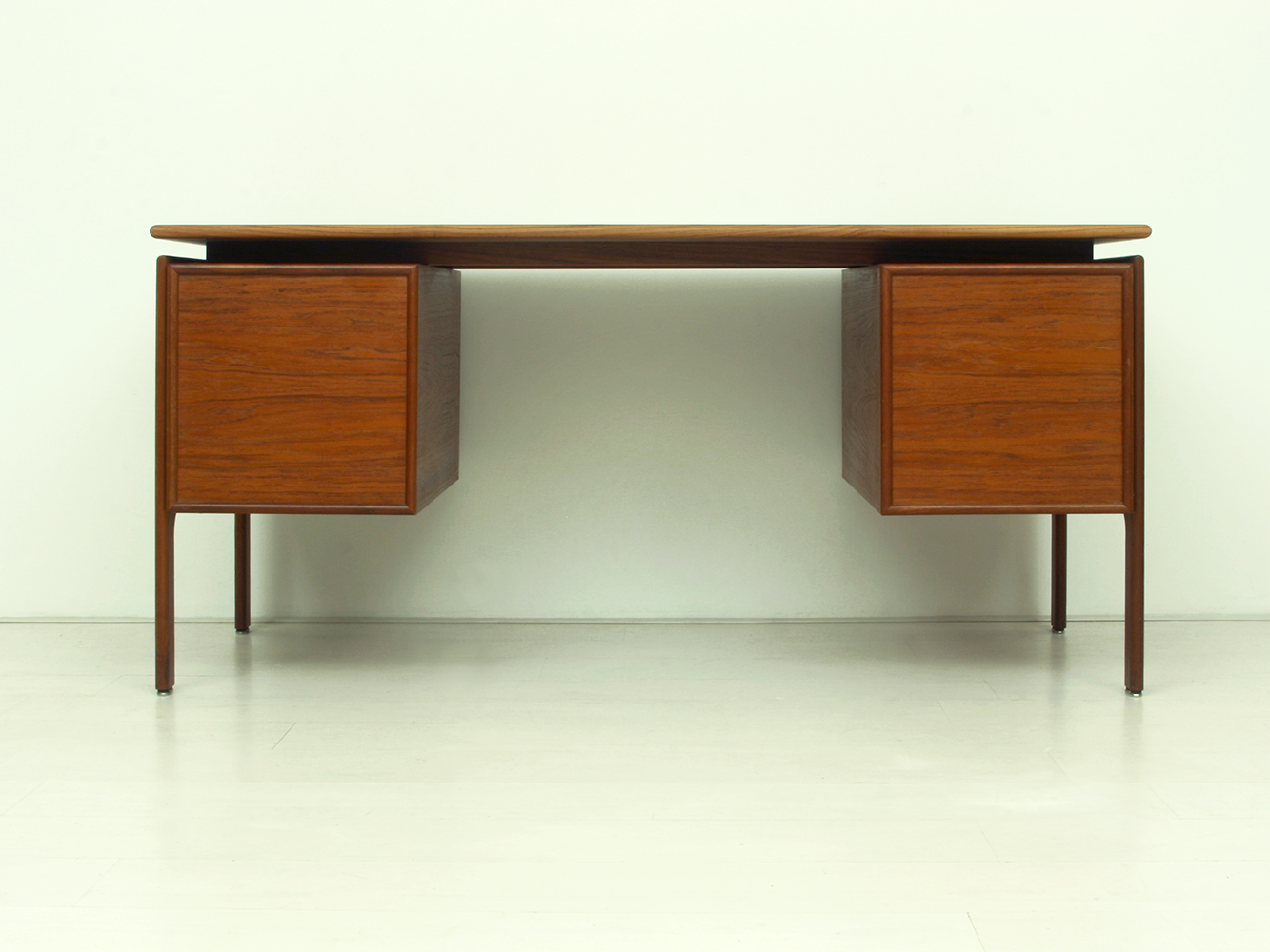 Teak Desk Good Old Vintage • Design Furniture from the 50s, 60s and 70s